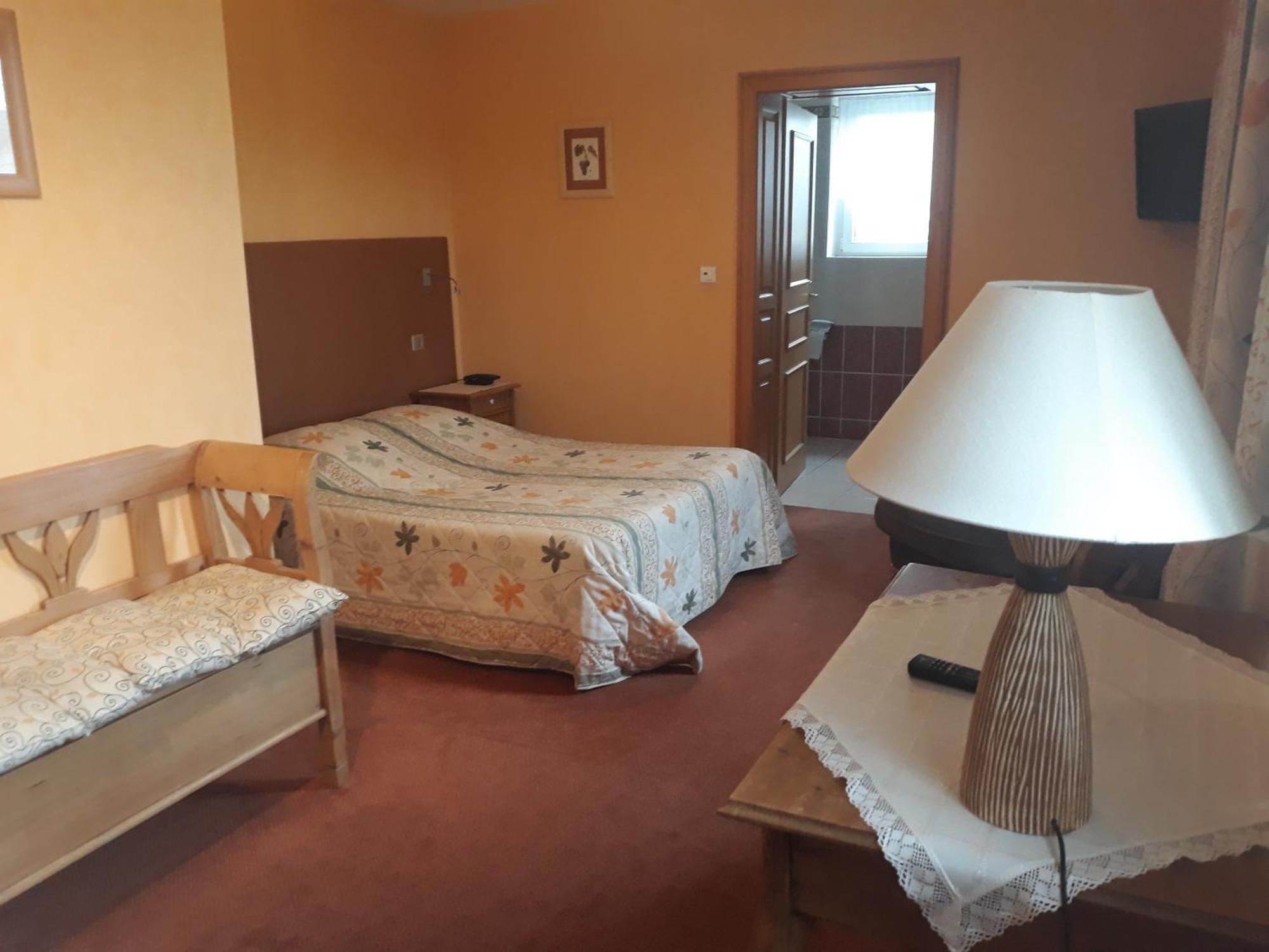 Hotel-Restaurant A La Couronne Kilstett Kültér fotó